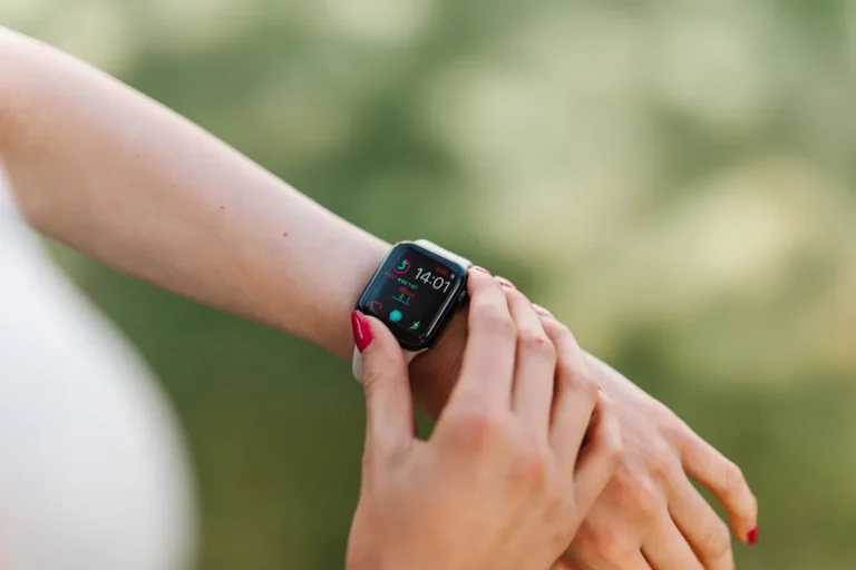 watchOS 27 Upgrade Worth It? Why a Series 6 Owner Is Staying Put watchOS 27 upgrade worth it