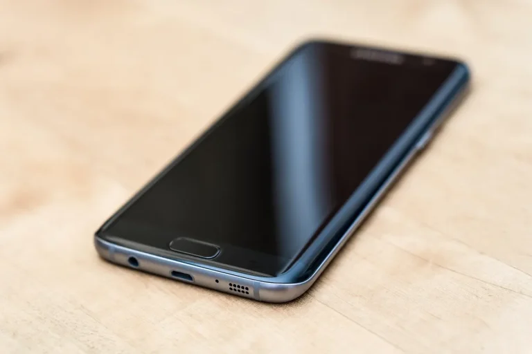 iPhone 18 Pro Max Cellular Fault Leaves AT&T Users Without a Signal iPhone 18 Pro Max cellular fault